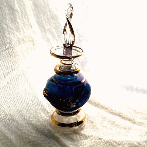 Vintage Egyptian perfume bottle hand blown blue glass with gold guilt - Picture 2 of 9